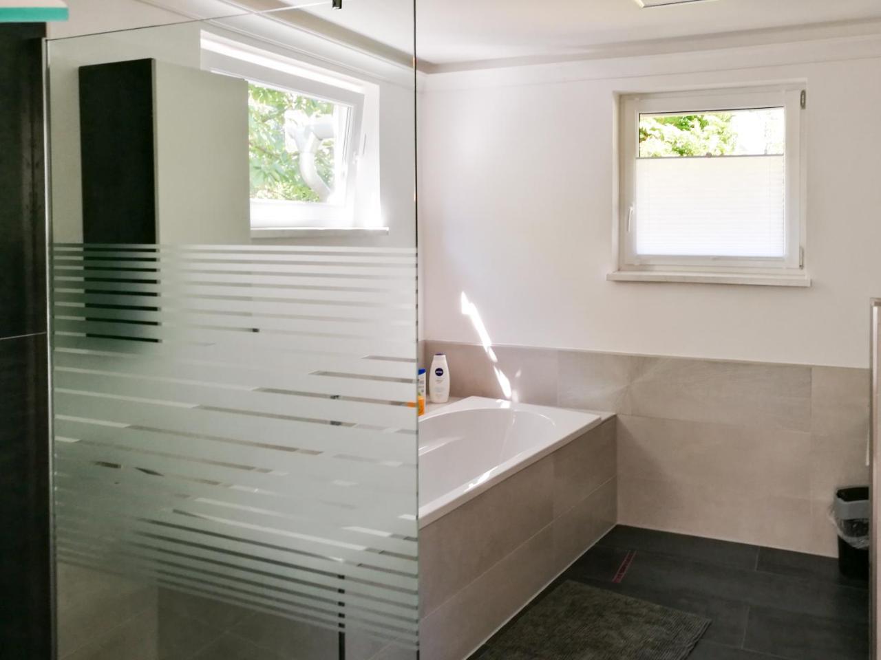 Ferienhaus Goermer Mit Wasserbett Schmölln エクステリア 写真