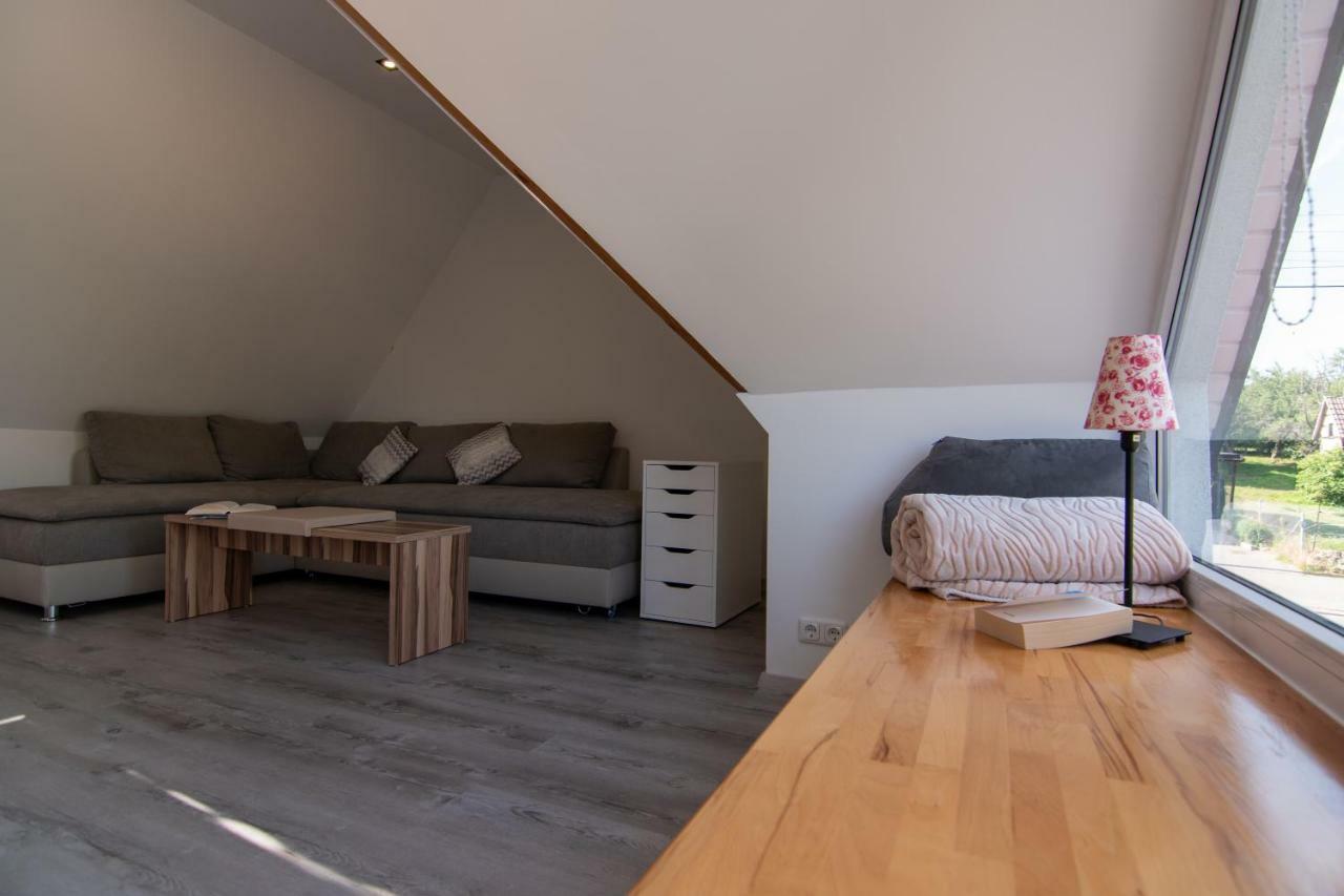 Ferienhaus Goermer Mit Wasserbett Schmölln エクステリア 写真